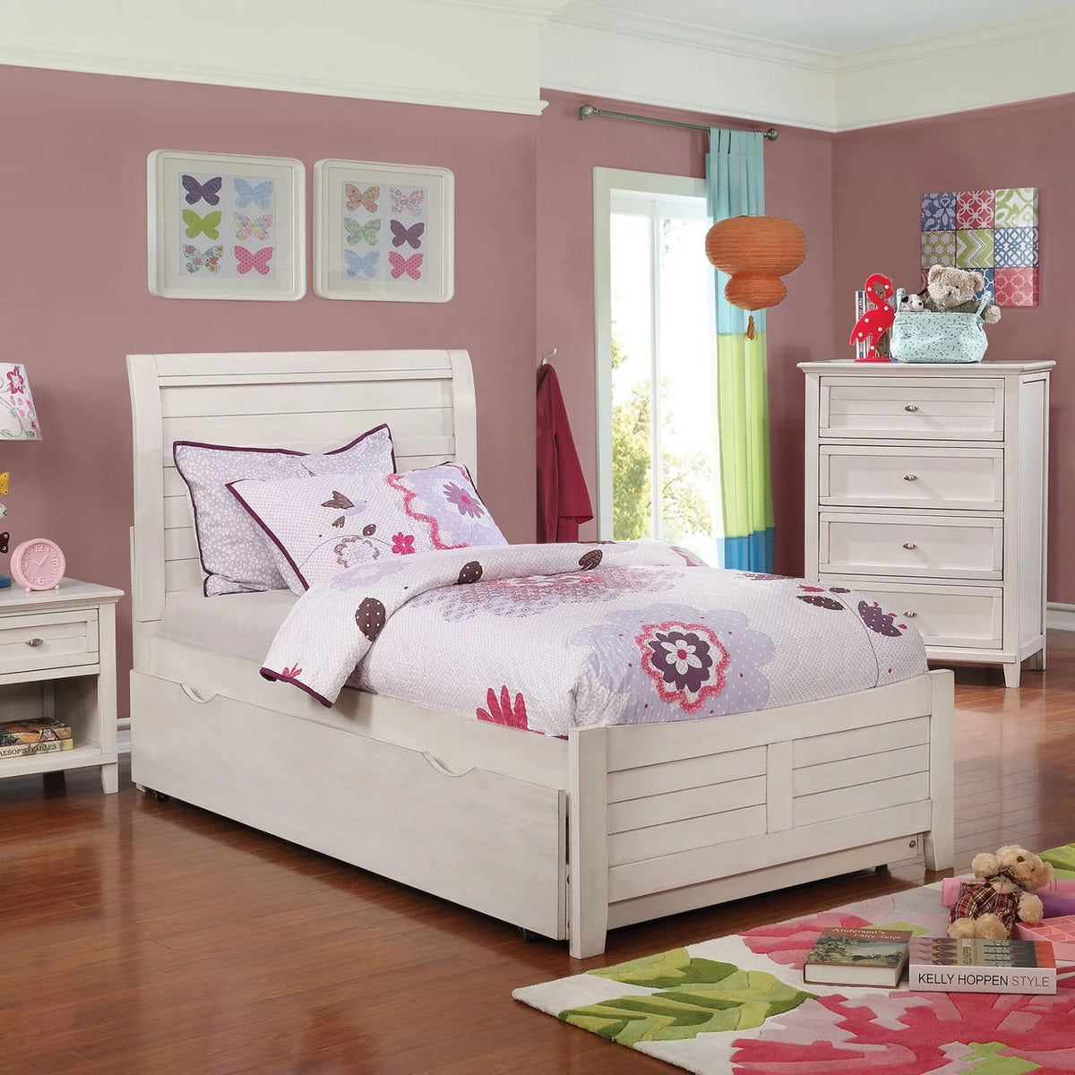 White Wooden Full Size Sleigh Bed O82149
