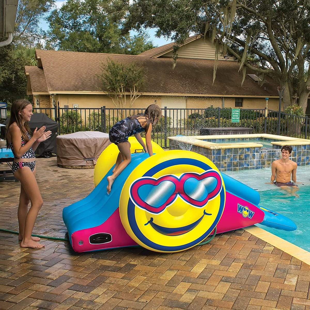 Inflatable Water Slide with Sprinklers T14782