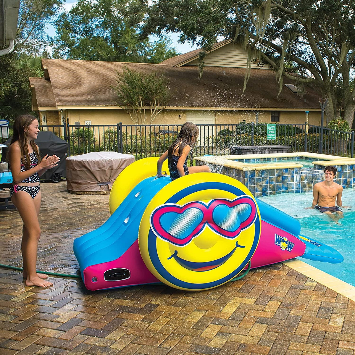 Inflatable Water Slide with Sprinklers T14782